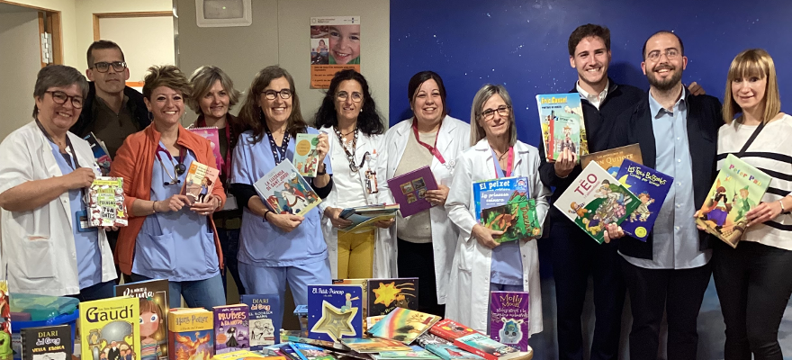 El servei de Pediatria de l’HUMT incrementa el seu fons bibliogràfic gràcies a la donació de llibres promoguda per Toyota i Canal Terrassa